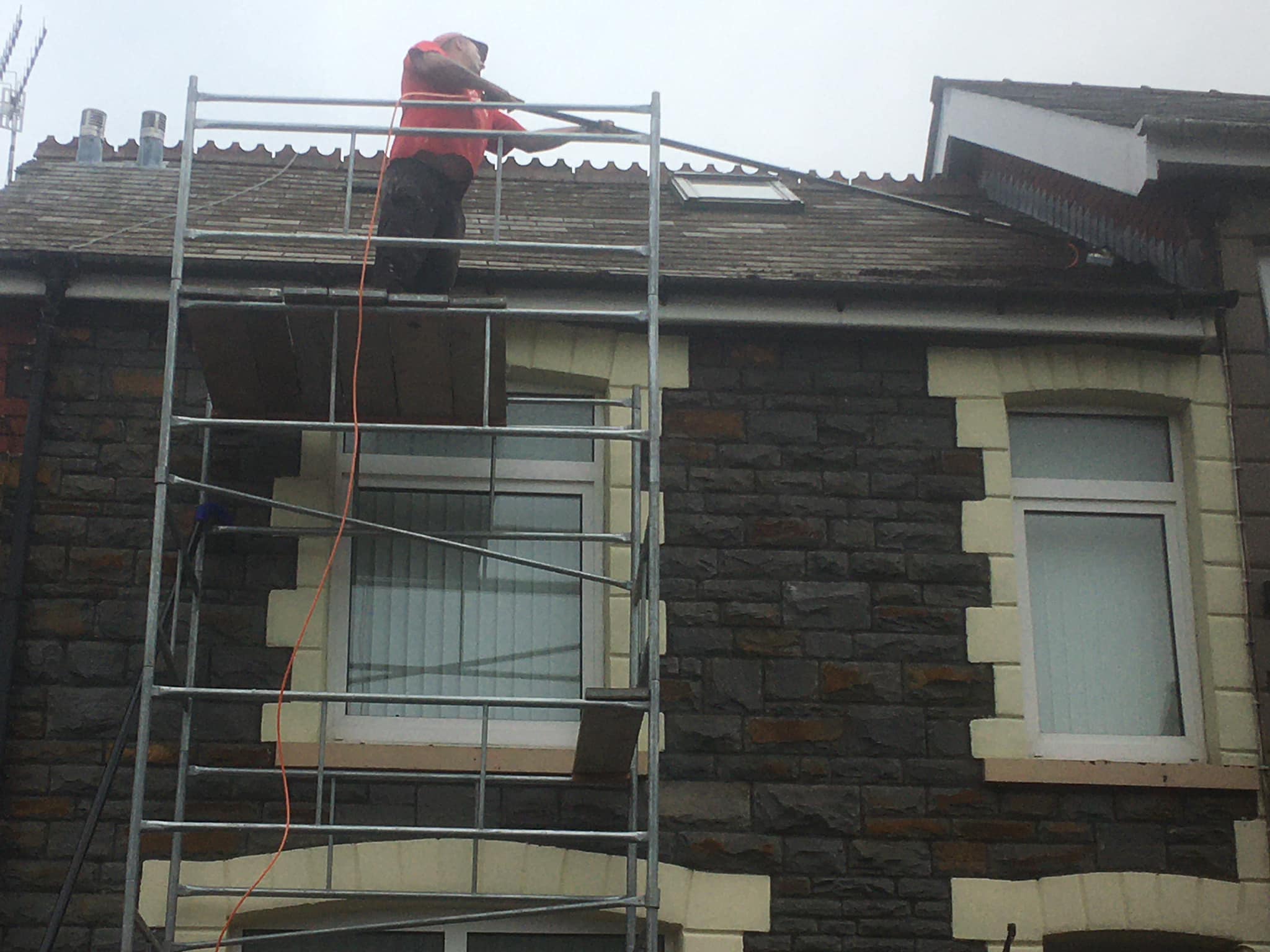 Gutter cleaning in Aberdare